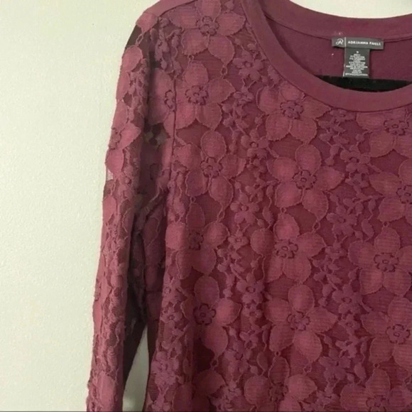 Adrianna Papell overlay lace top in Merlot Small - Picture 6 of 7